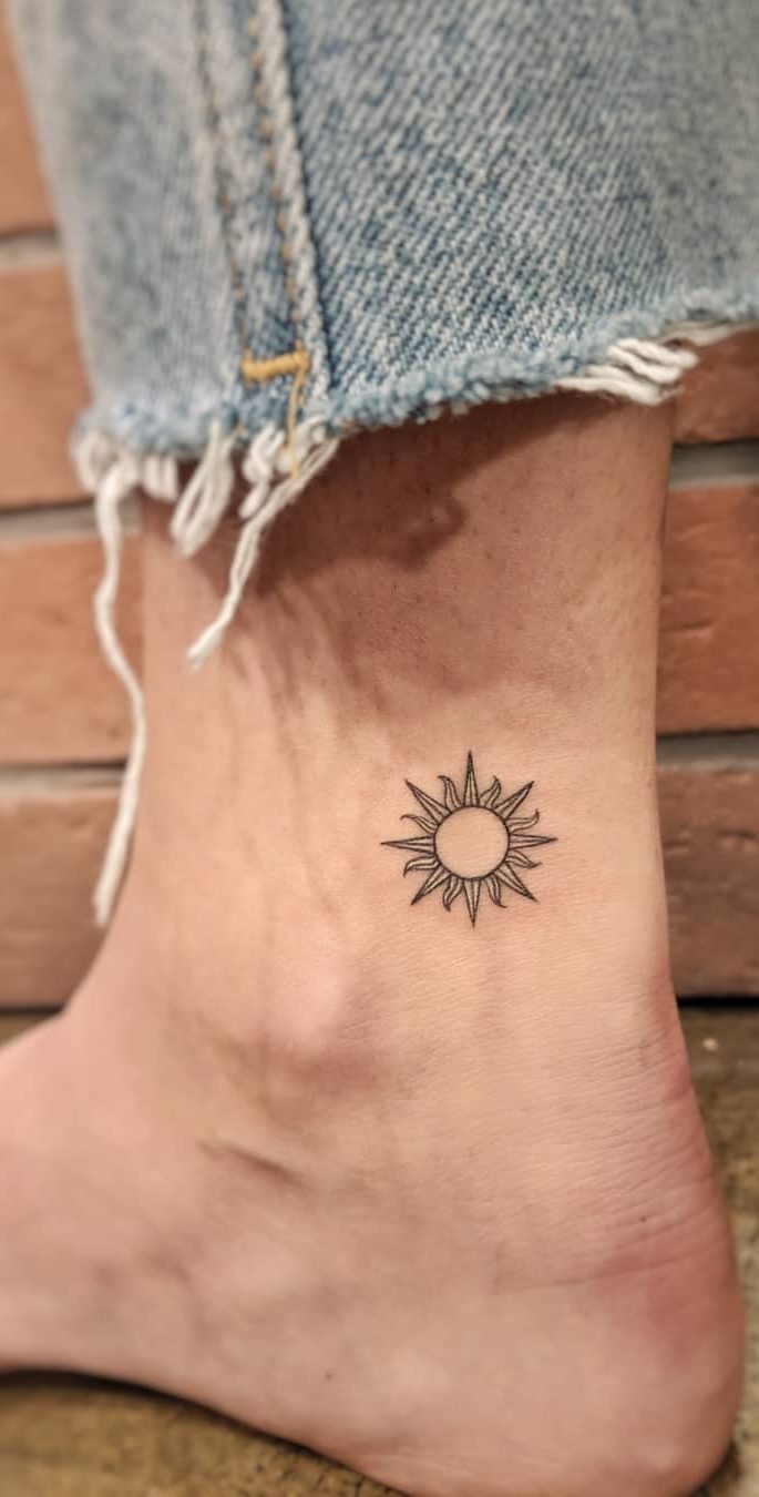 30+ Hot and Bright Sun Tattoo Ideas 2019 - Page 26 of 32