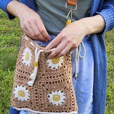 meet-the-spring-with-the-most-beautiful-crochet-bags-free-pattern