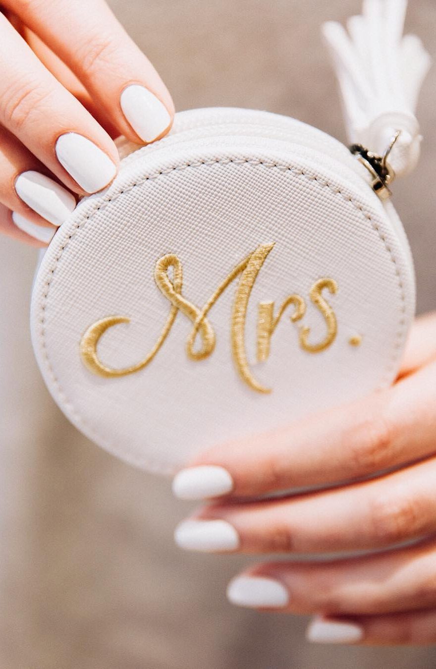 45-gorgeous-wedding-nail-designs-for-brides-2019