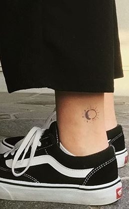 30+ Hot and Bright Sun Tattoo Ideas 2019 - Page 13 of 32 ...